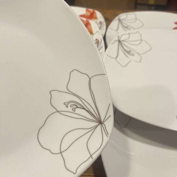 SET OF 7 Tabletops Gallery LILY Square Dinner Plates 10” Red Flower Minimalst EX - Picture 4 of 12